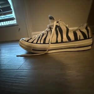 Converse (zebra print)